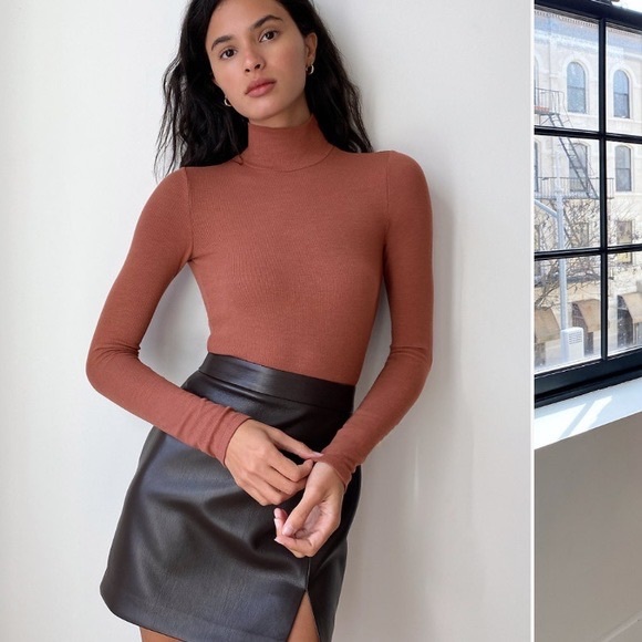 Wilfred Tops - WILFRED Aritzia Only Top